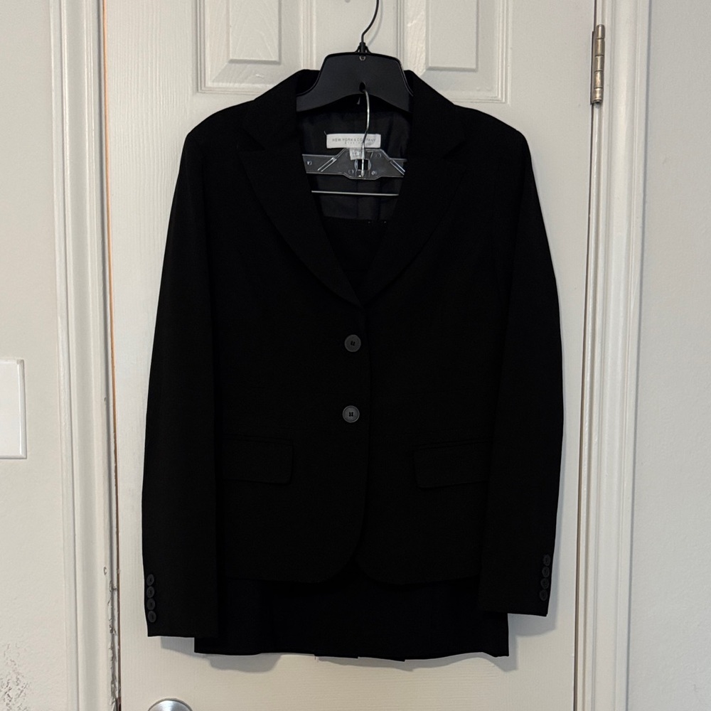 New York & Company Classic Black Women’s Skirt Suit